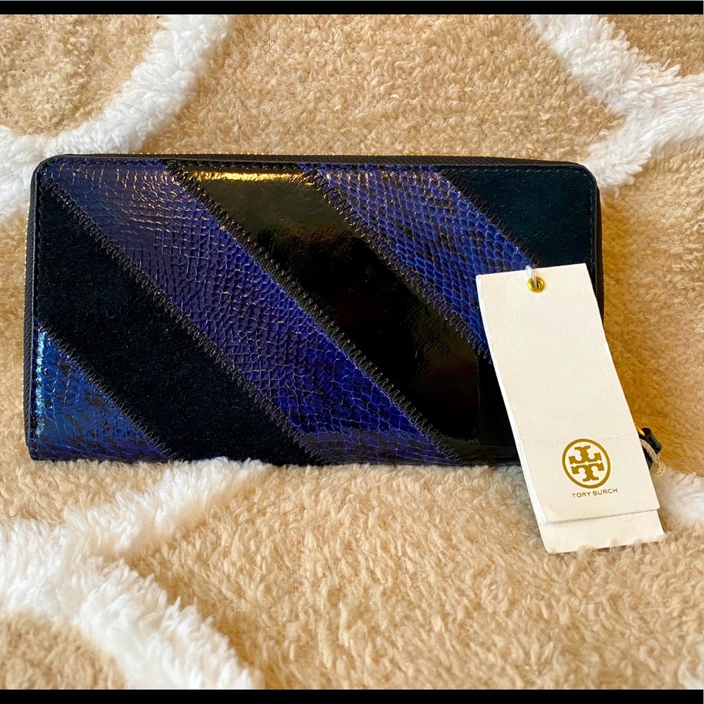 Tory Burch Gemini Embossed Wallet- Final Price